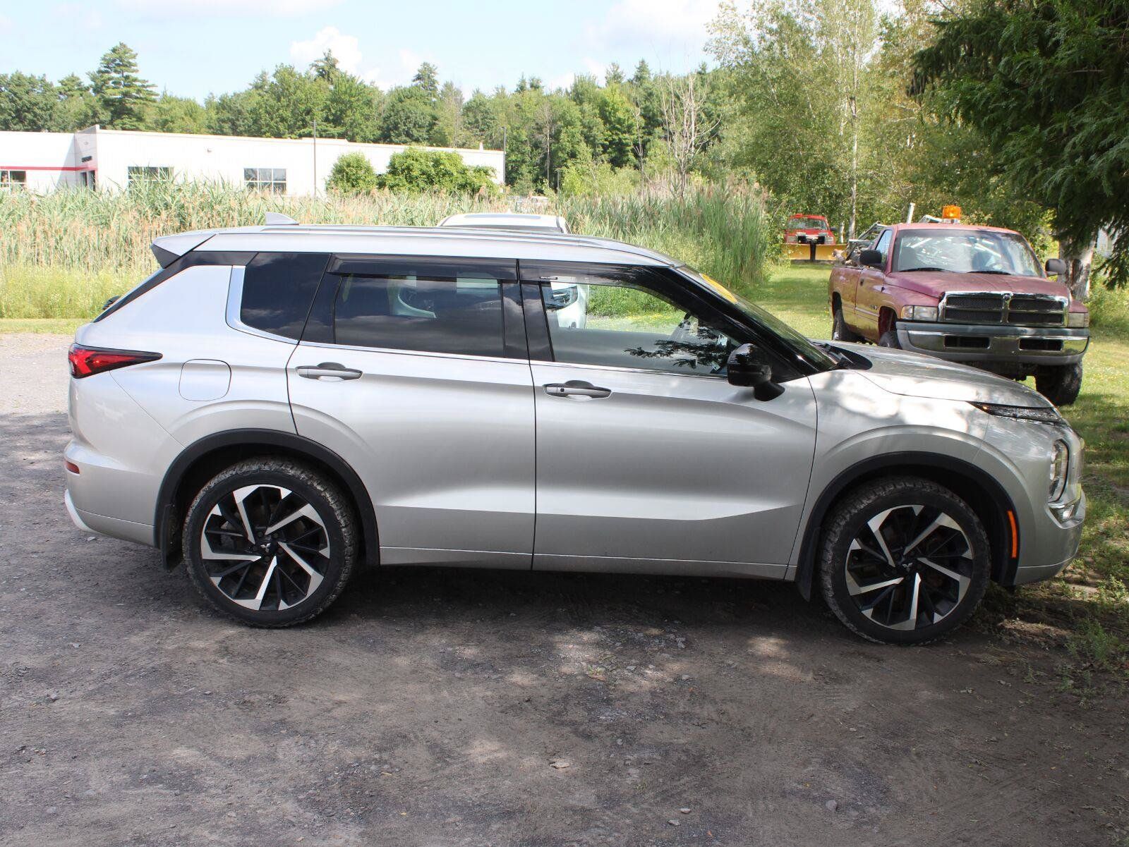 Used 2022 Mitsubishi Outlander SEL AWD/4WD image 4