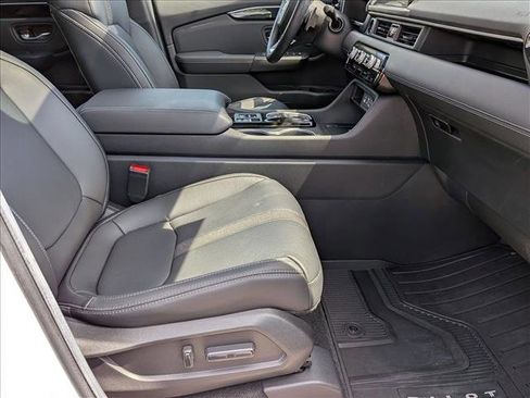 Used 2025 Honda Pilot Touring image 24
