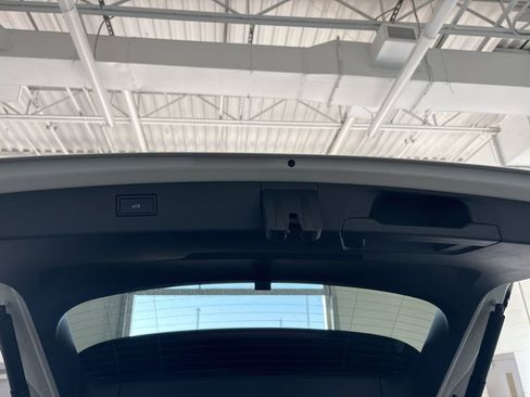 New 2026 Volkswagen Tiguan SE R-Line FWD image 37