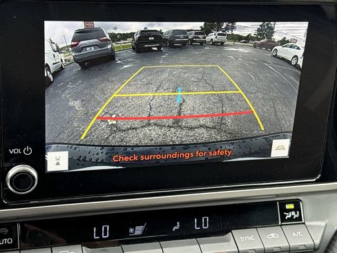 Used 2025 Toyota Camry SE FWD image 18