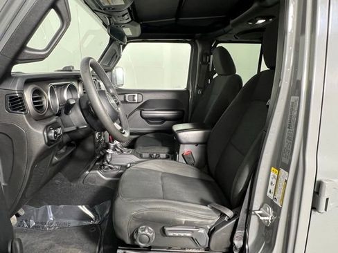 Used 2018 Jeep Wrangler Unlimited Sport image 16