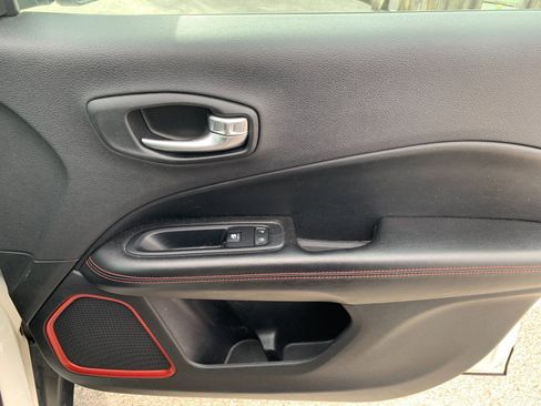 Used 2021 Jeep Compass Trailhawk image 19