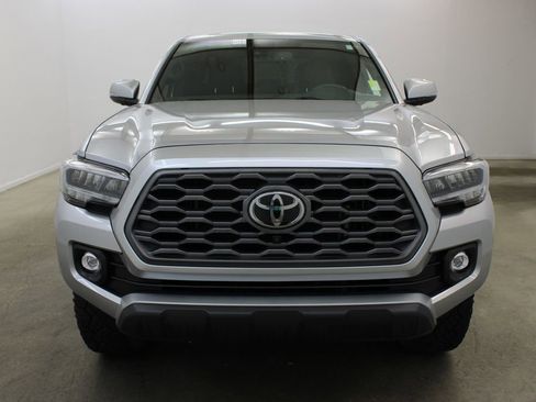 Used 2023 Toyota Tacoma TRD Off-Road w/ TRD Premium Off Road Package AWD/4WD image 7