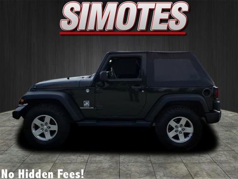 Used 2010 Jeep Wrangler Rubicon w/ PWR Convenience Group image 4