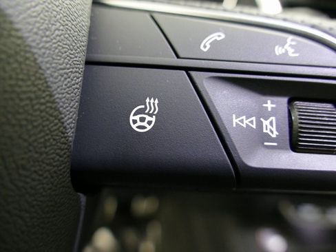 Used 2023 Audi SQ5 Prestige image 19