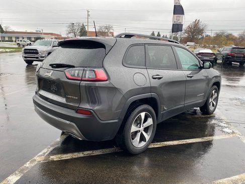 Used 2022 Jeep Cherokee Limited image 5