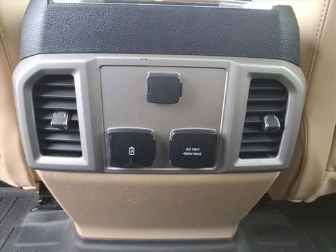 Used 2020 Ford F350 Lariat w/ Chrome Package image 16