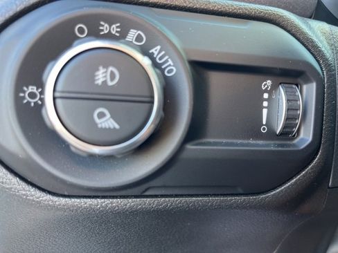 Used 2023 Jeep Gladiator Mojave w/ Cold Weather Group image 24