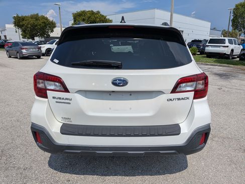 Used 2018 Subaru Outback 2.5i Touring AWD/4WD image 5