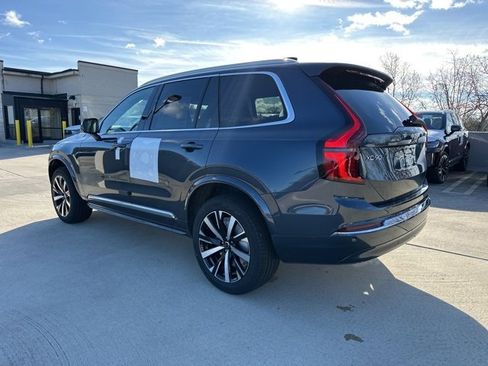 New 2026 Volvo XC90 B5 Core image 5