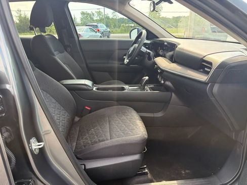 Used 2025 Nissan Kicks SV FWD image 15
