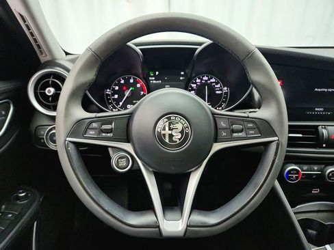 Used 2018 Alfa Romeo Giulia AWD image 13