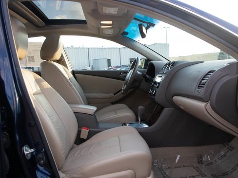 Used 2011 Nissan Altima 2.5 SL w/ 2.5SL Pkg FWD image 11