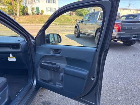 New 2025 Ford Maverick XLT w/ XLT Luxury Package image 29