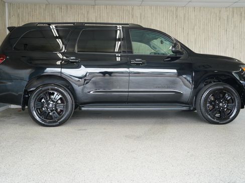 Used 2019 Toyota Sequoia TRD Sport w/ TRD Sport Premium Package RWD image 6