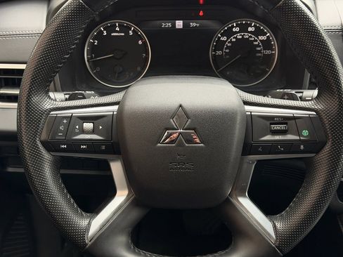 Used 2024 Mitsubishi Outlander SE image 35