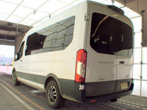 Used 2022 Ford Transit 350 XLT RWD image 3