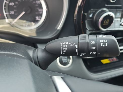 Certified 2025 Toyota Highlander XLE AWD/4WD image 13
