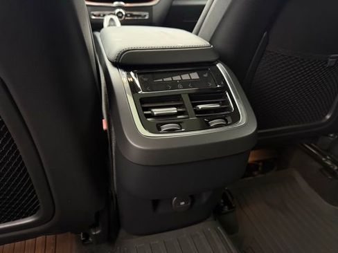 Certified 2023 Volvo XC60 B6 Ultimate w/ Protection Package Premier image 30