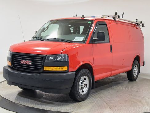 Used 2019 GMC Savana 2500 w/ Driver Convenience Package image 3