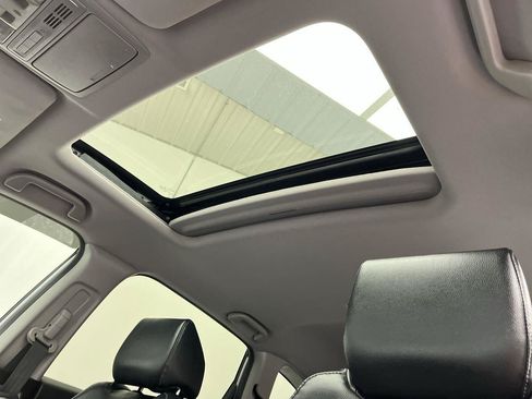 Used 2019 Honda CR-V Touring image 7