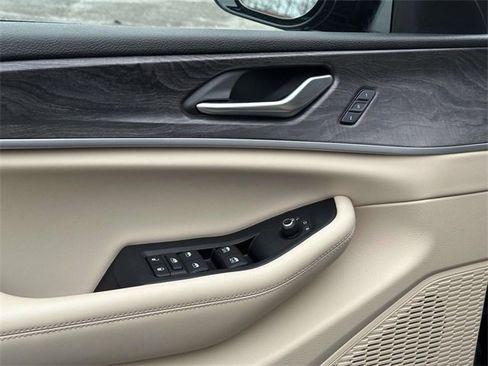 Certified 2023 Jeep Grand Cherokee L Limited w/ Luxury Tech Group II image 13