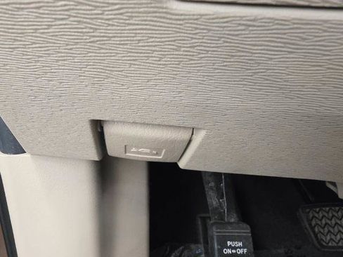 Used 2009 Toyota Venza FWD image 23