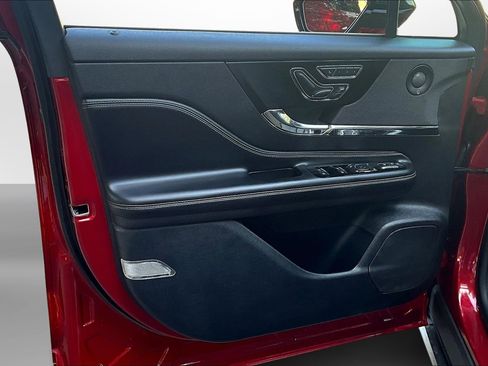 Used 2021 Lincoln Corsair Reserve w/ Equipment Group 201A image 24