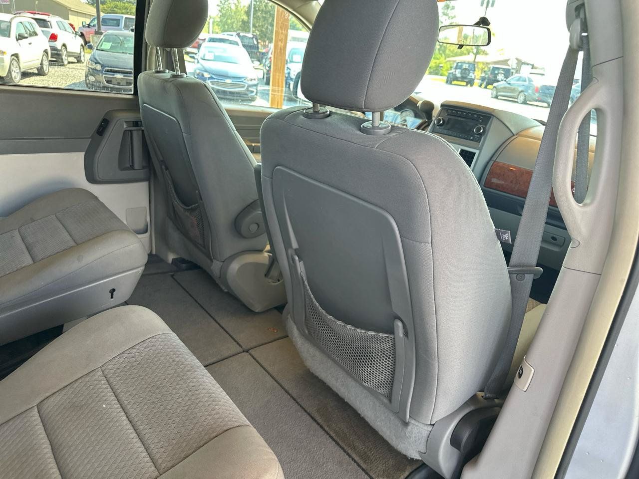 Used 2009 Chrysler Town & Country LX w/ PWR Convenience Group FWD image 38