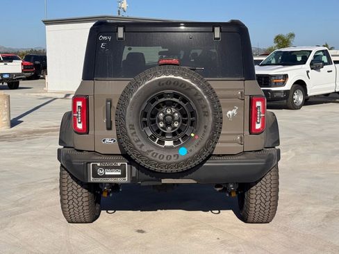 New 2026 Ford Bronco Badlands image 11