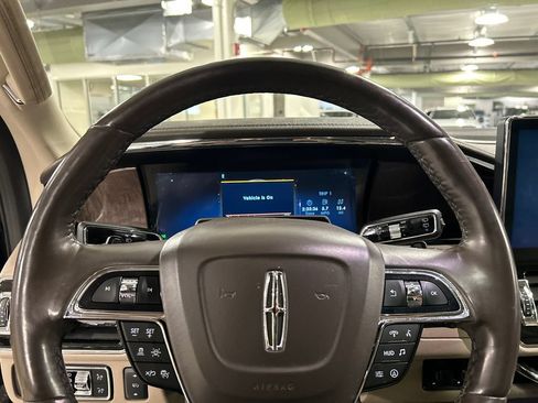 Certified 2023 Lincoln Navigator L Reserve AWD/4WD image 11