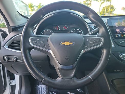 Used 2022 Chevrolet Malibu RS image 17