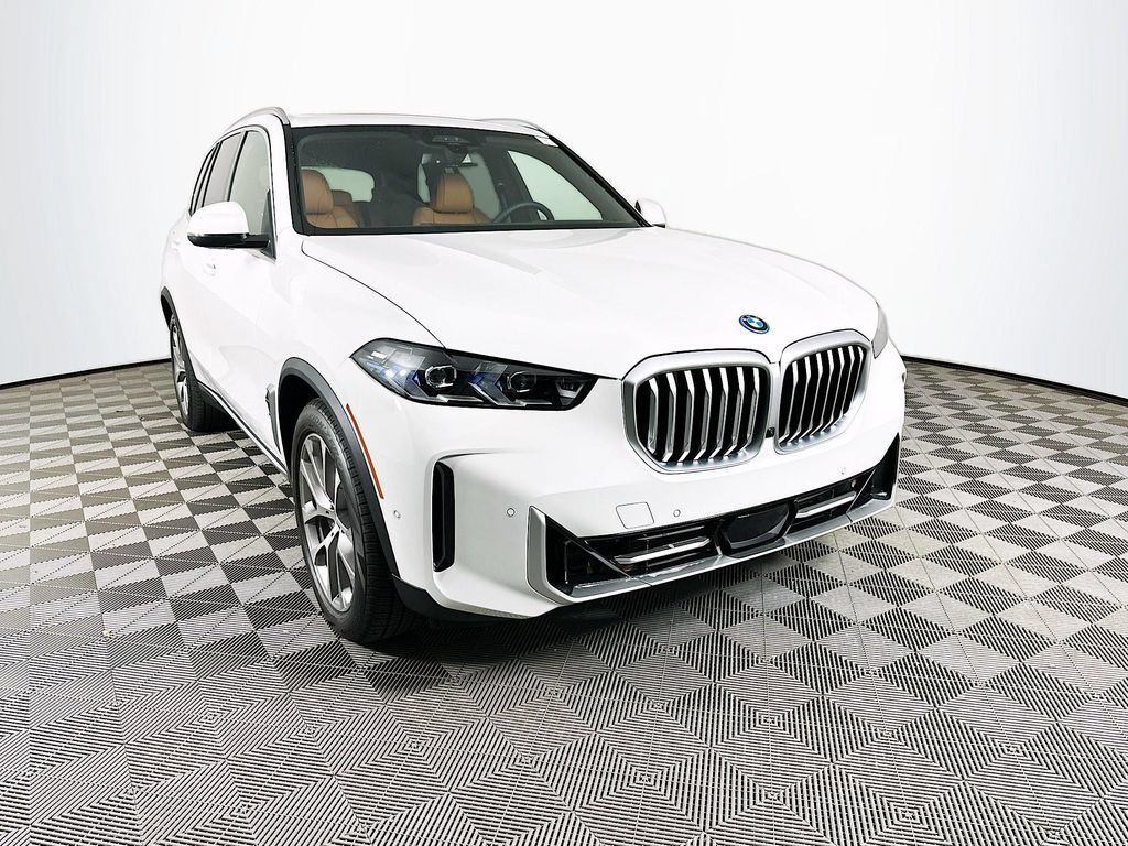 Used 2026 BMW X5 xDrive50e AWD/4WD image 2