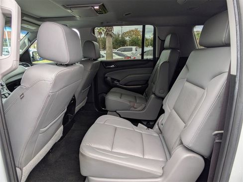Used 2017 Chevrolet Suburban LT image 14