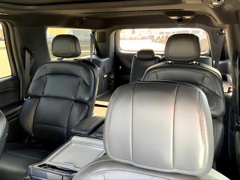 New 2025 Lincoln Navigator L Reserve w/ Jet Appearance Package image 19