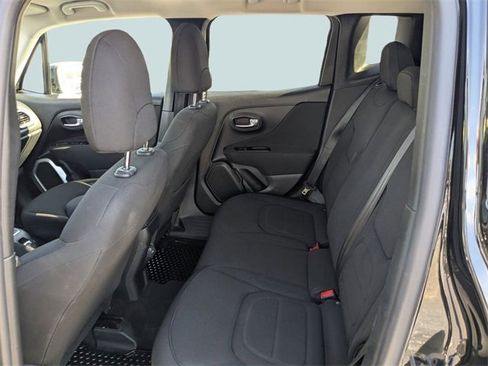 Used 2019 Jeep Renegade Latitude w/ Cold Weather Group image 13