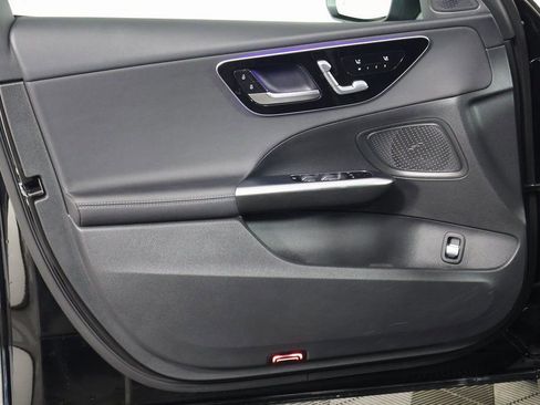 Used 2025 Mercedes-Benz C 300 Sedan image 12