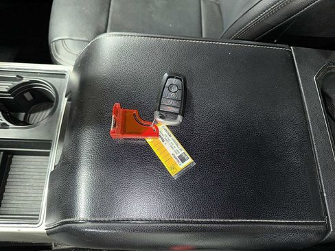 Used 2018 Ford F250 Lariat w/ Lariat Ultimate Package image 31