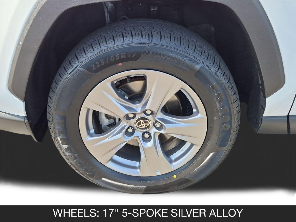 Used 2022 Toyota RAV4 XLE AWD/4WD image 11