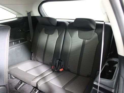 Used 2023 Kia Sorento LX image 25