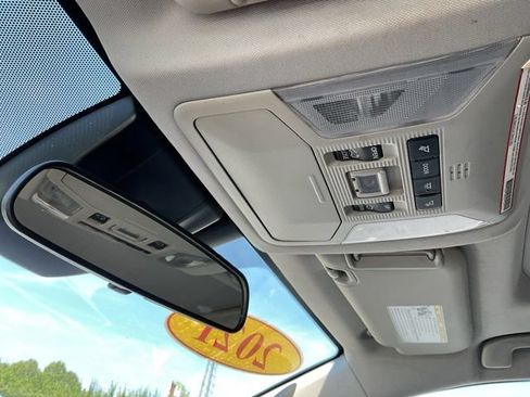 Used 2021 Toyota RAV4 XLE Premium FWD image 34