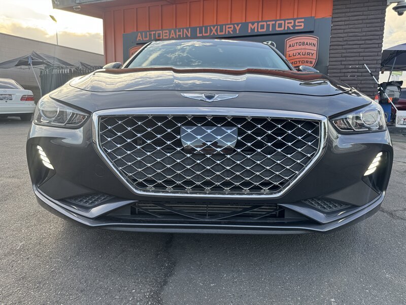 Used 2019 Genesis G70 2.0T Advanced RWD image 4