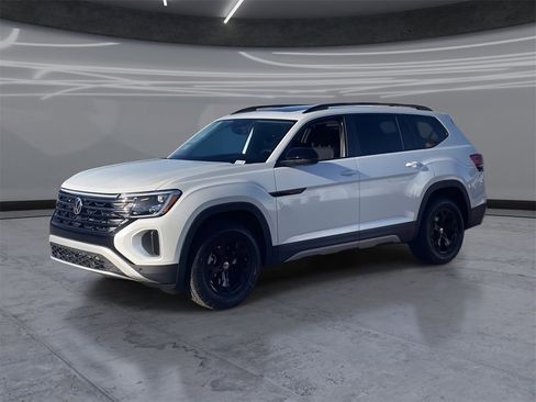 New 2026 Volkswagen Atlas Peak Edition image 1