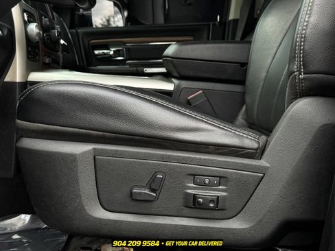 Used 2017 RAM 1500 Laramie w/ Convenience Group AWD/4WD image 17