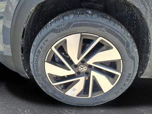 New 2026 Volkswagen Atlas SEL image 8