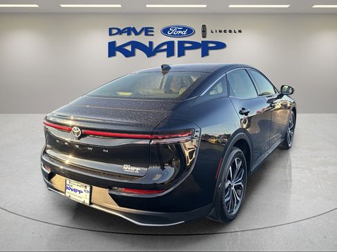 Used 2023 Toyota Crown XLE image 8