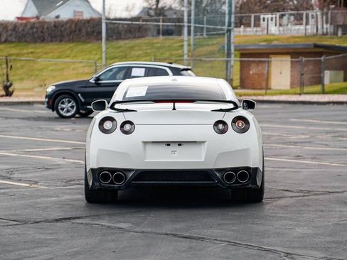 Used 2009 Nissan GT-R Premium image 6