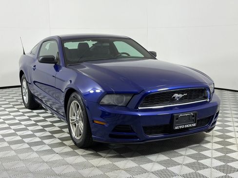 Used 2014 Ford Mustang Coupe RWD image 3