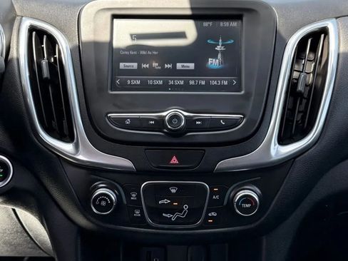 Used 2018 Chevrolet Equinox LT FWD image 20