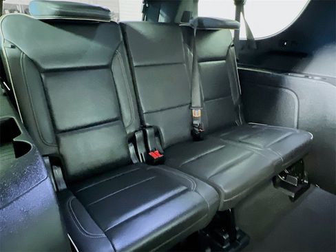 Used 2023 Chevrolet Suburban Premier image 25